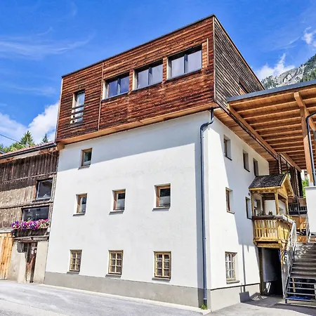 Sandra Falch By Interhome