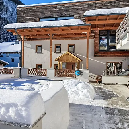 Sandra Falch By Interhome *