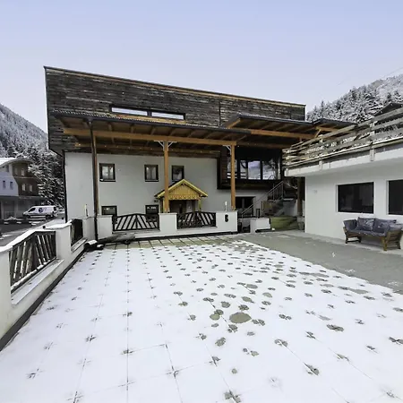 Sandra Falch By Interhome *